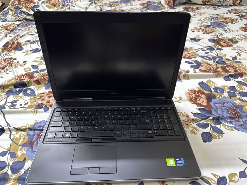 Dell Precision 7520 1