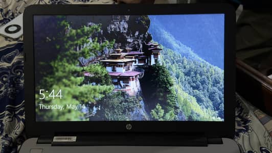 HP 15 AMD A10 8gb ram 120 storage 10/10 condition Touch Screen laptop