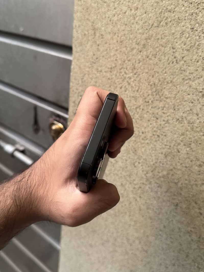 Iphone 14 pro max 5
