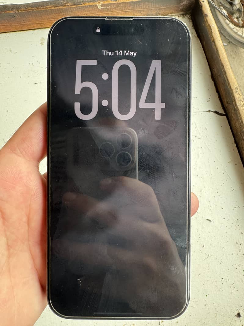 Apple iPhone 16 Pro Max 1