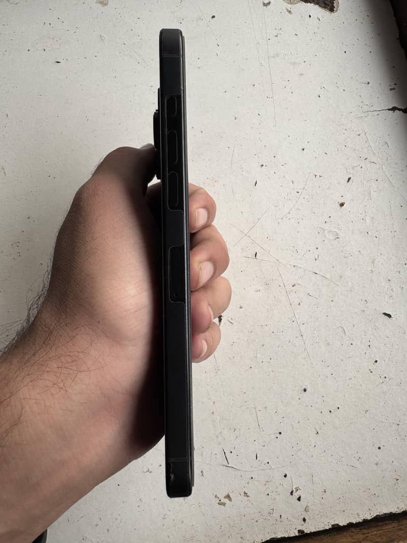 Apple iPhone 16 Pro Max 3