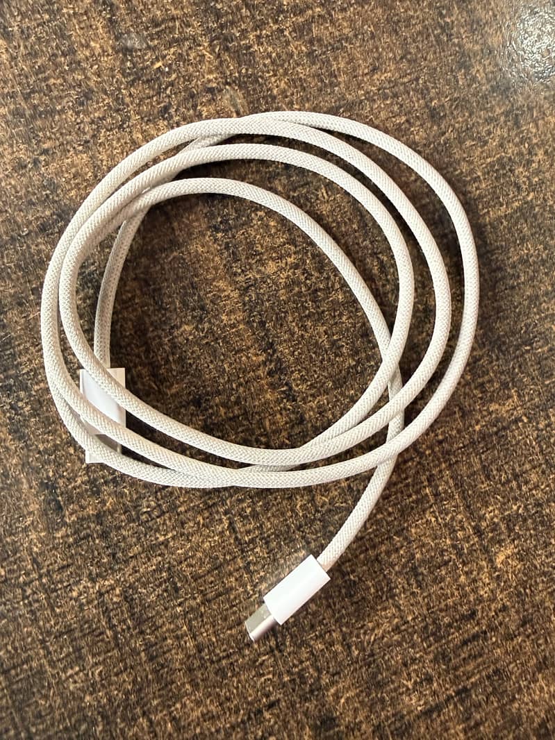 Apple iPhone 16 Pro Max 8