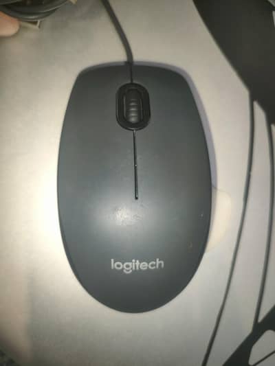 logitech mouse for sell  but 5% damage