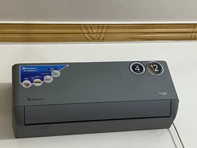 2 month use ac for sale it's almost new