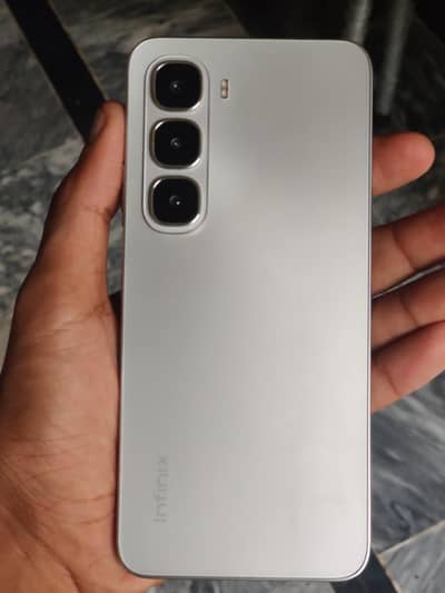 Infinix Hot60i (exchange possible)