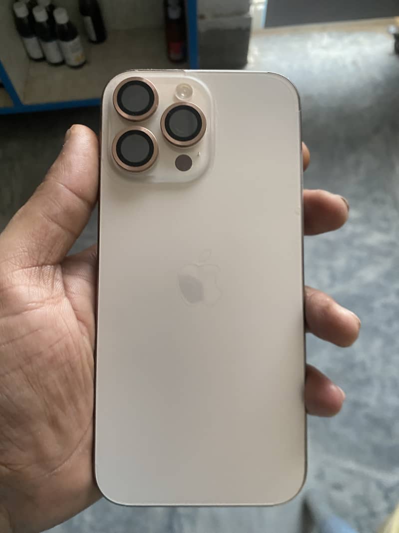 Apple iPhone 16 Pro Max 0