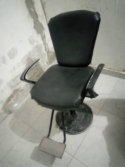 Beauty parlor used chair for Sale