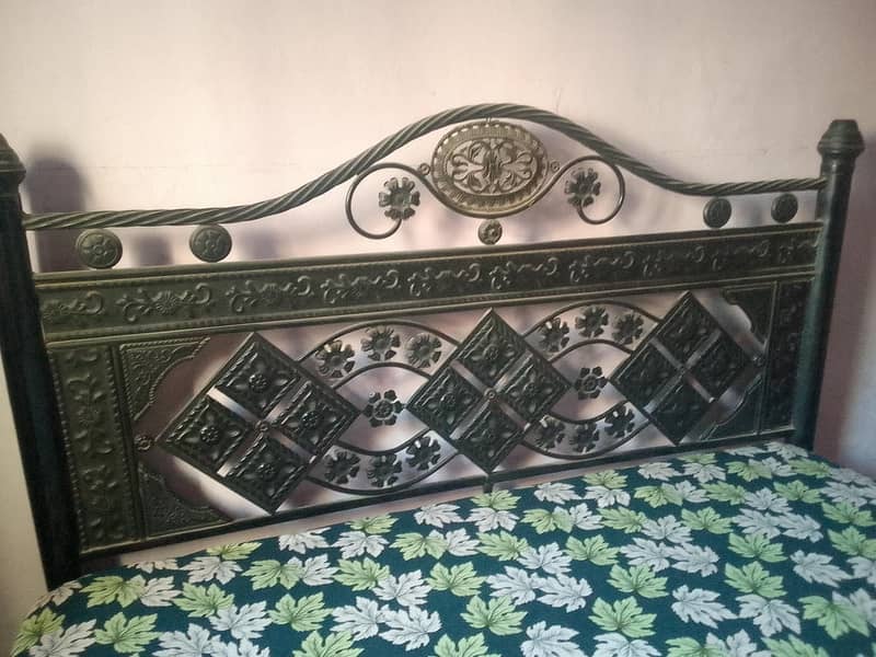 iron bed 1