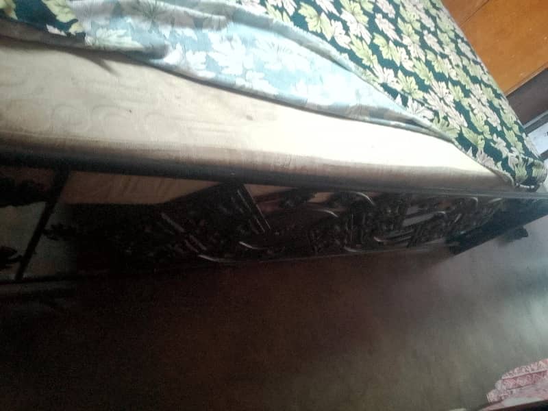 iron bed 2