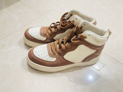 OUTFITTERS SHOES