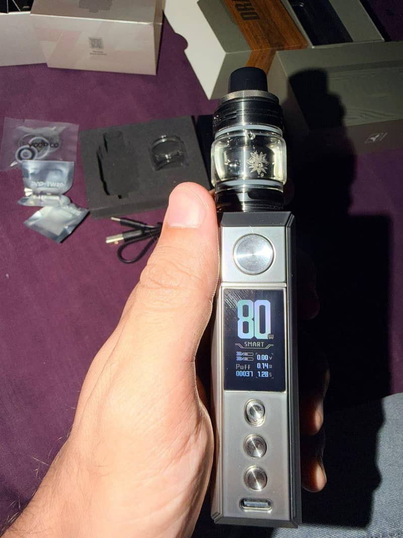 Voopoo Drag 4 With Batteries 2