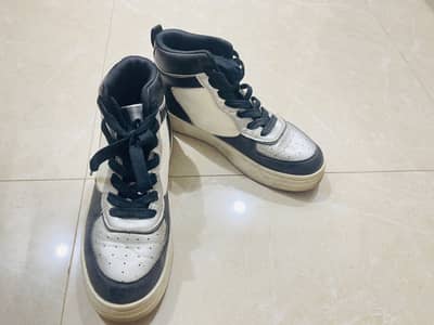 OUTFITTERS SHOES