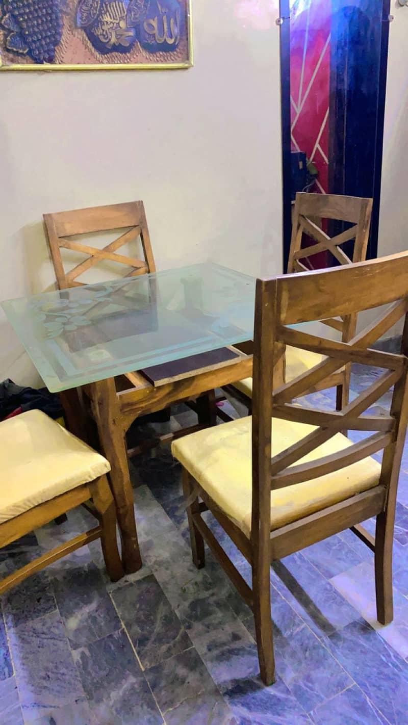 Dining Table 0
