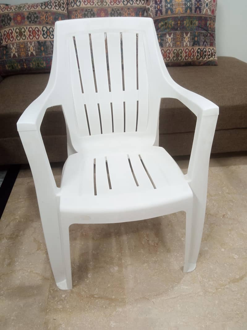 3 Plastic Chairs 1