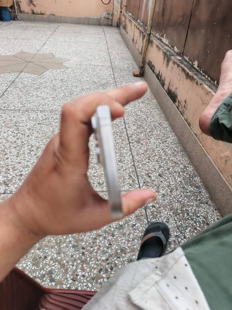 iphone 13 pro max 4
