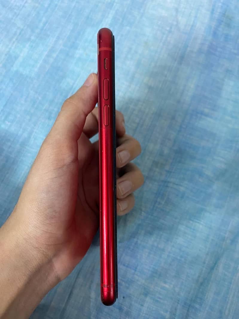 iPhone 11 3