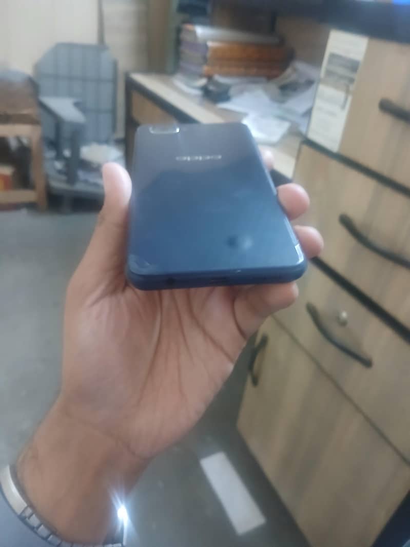 Oppo A3s 1