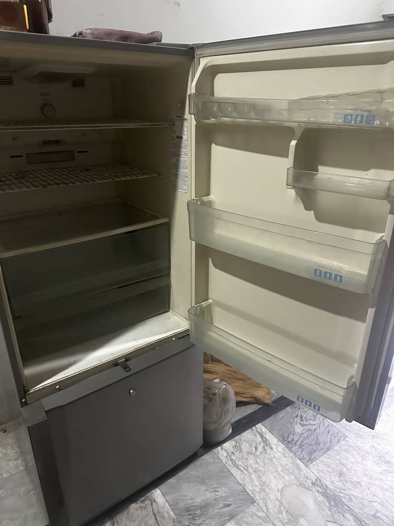 Panasonic large fridge 0
