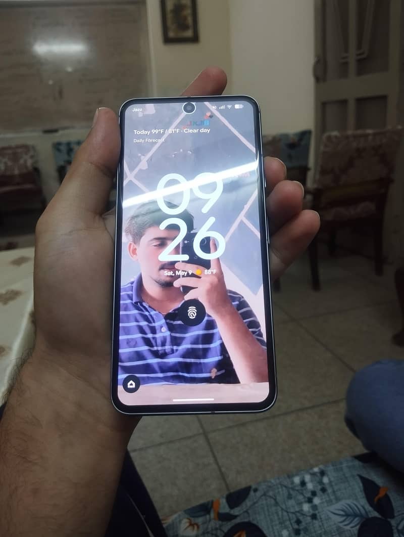 Pixel 8 4