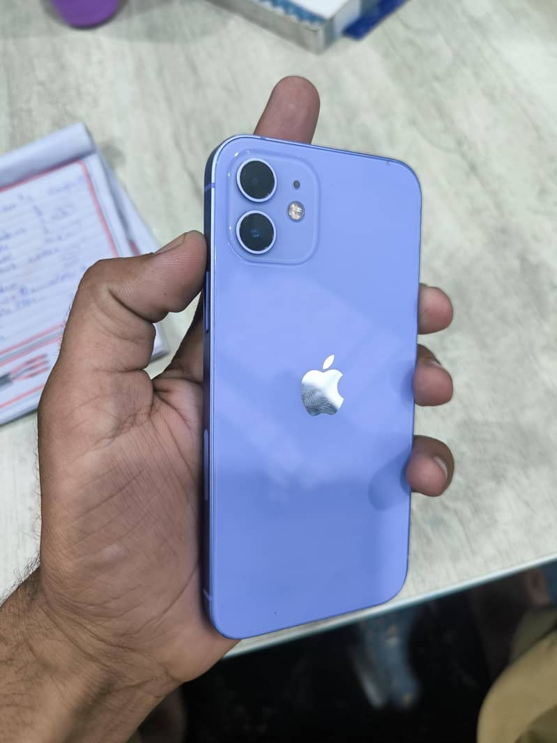iPhone 12 0