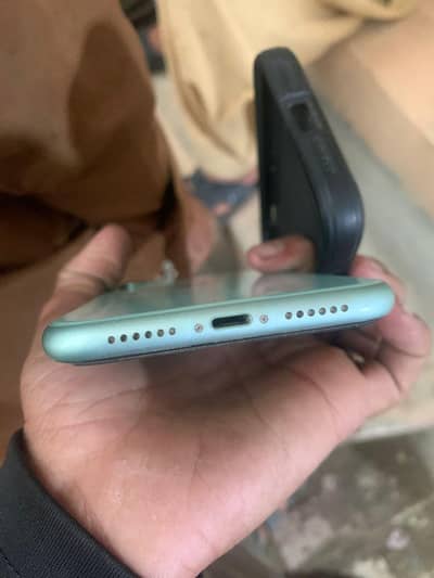 iPhone 11 jv. Condition (10/10) 4/64 Battery health 79