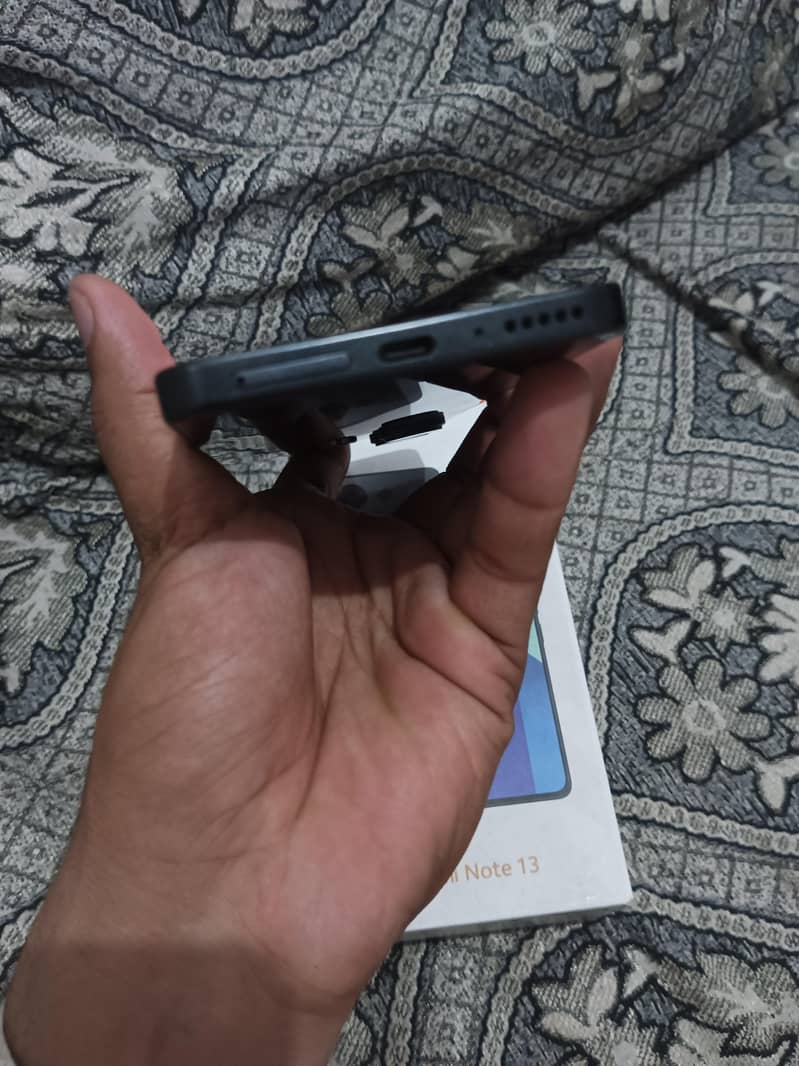 Redmi note 13 mobile 4