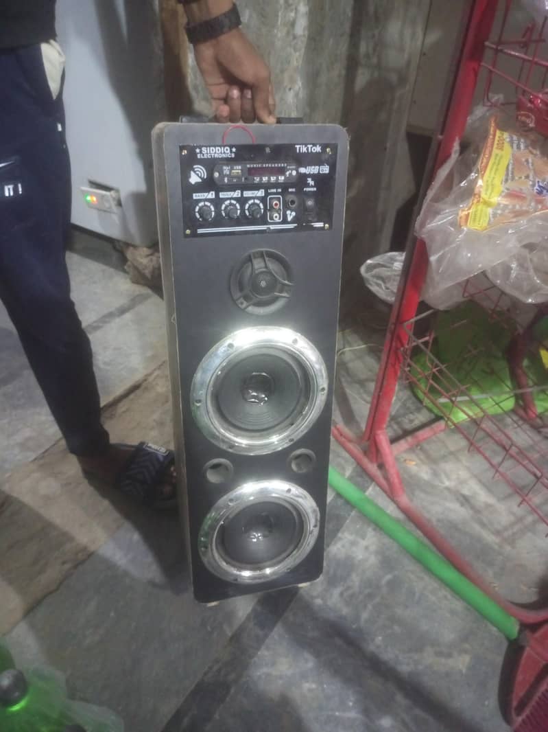 Studio Electronics speaker 0