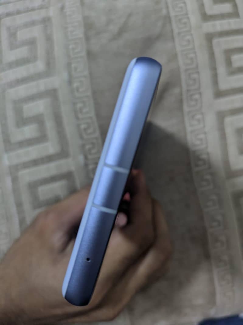 Google pixel 7a 4
