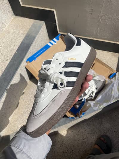Premium shoes size (7.5)