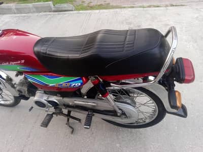 Honda Honda CD 70 2018 ka model hai bike sel karni hai