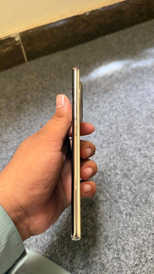 Tecno Camon 30S 3