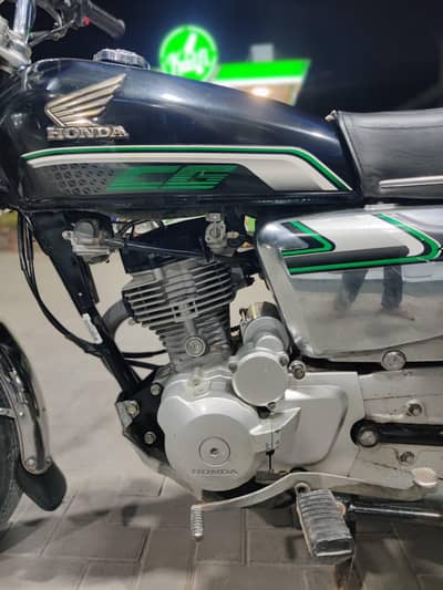 Honda 125 Self Start model 2023 for sell urgent