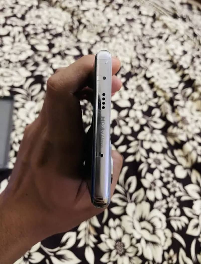 Tecno Camon 40 Pro 4