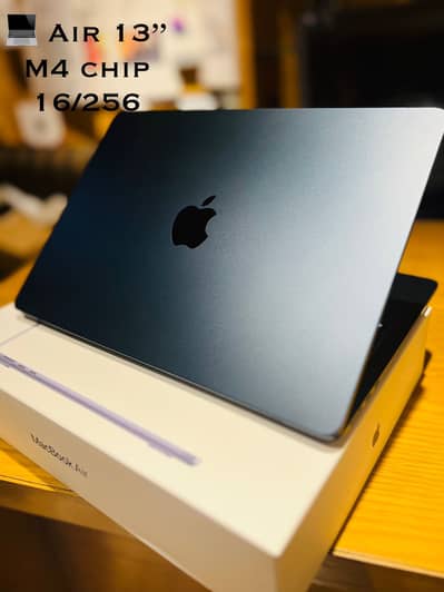 Macbook Air 13 M4 chip