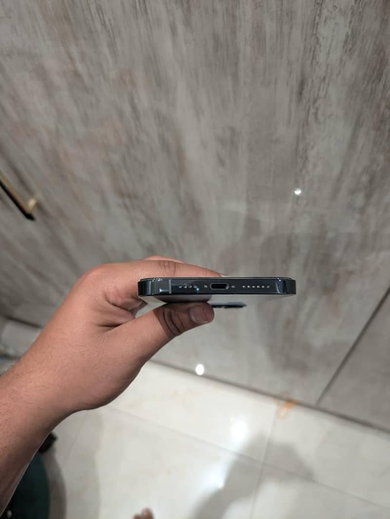 iphone 12 pro max 1