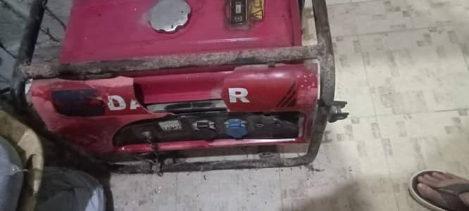 Generator 3 kva Dakar brand, fuel type petrol, 3-4 years used