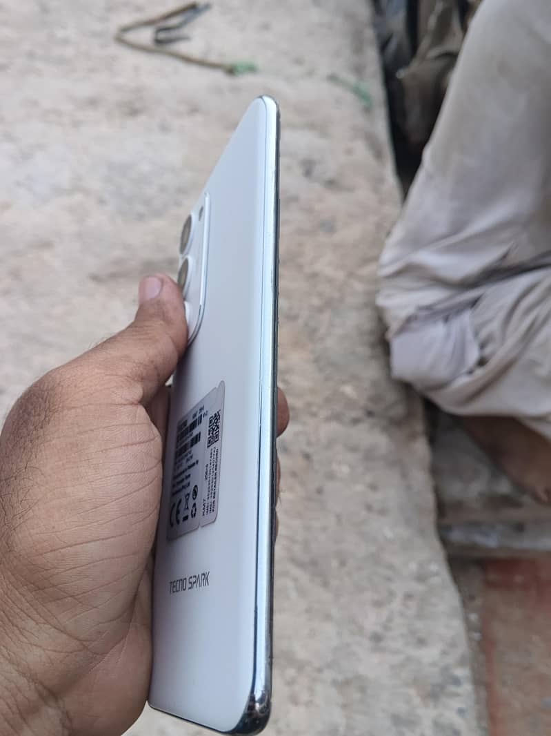 techno spark 40 pro plus 3