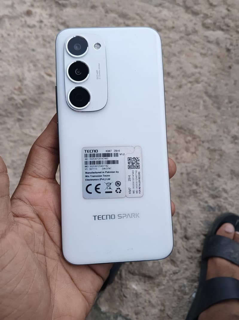 techno spark 40 pro plus 4