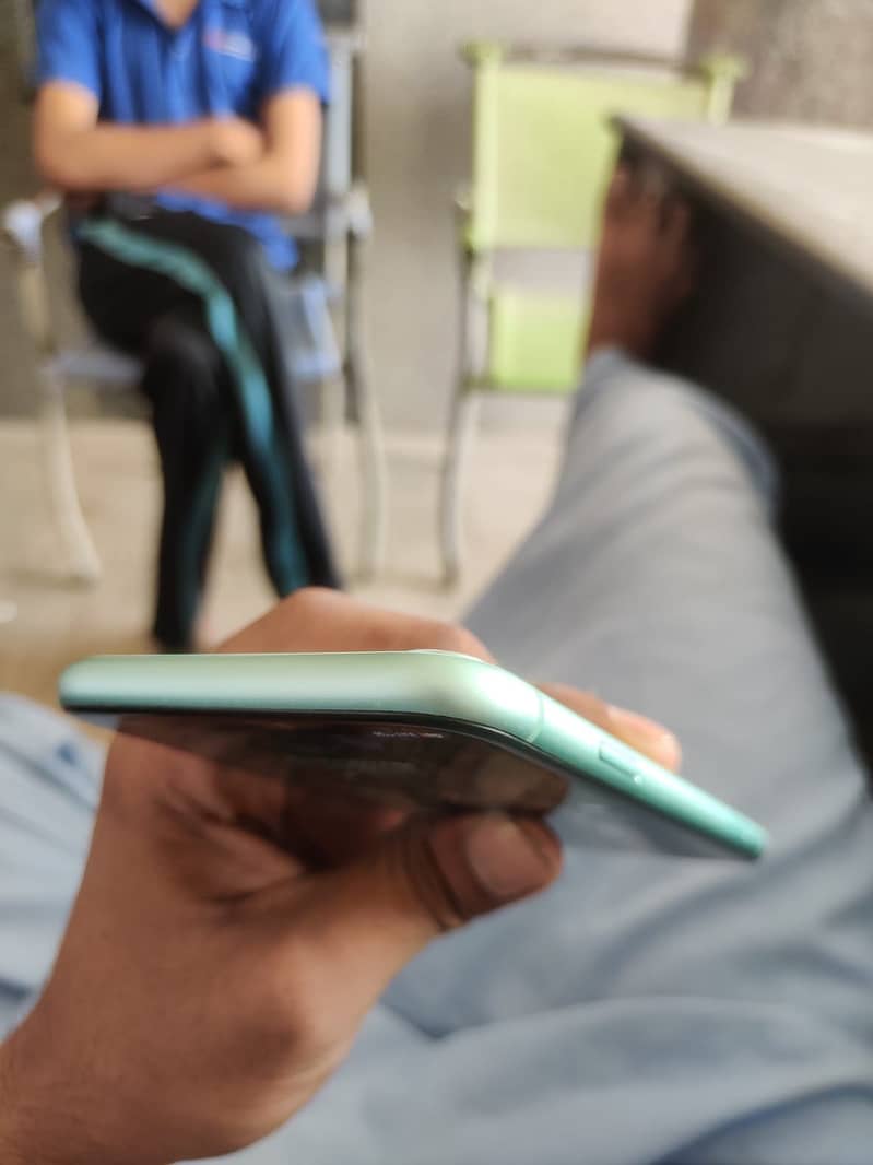 iPhone 11 2