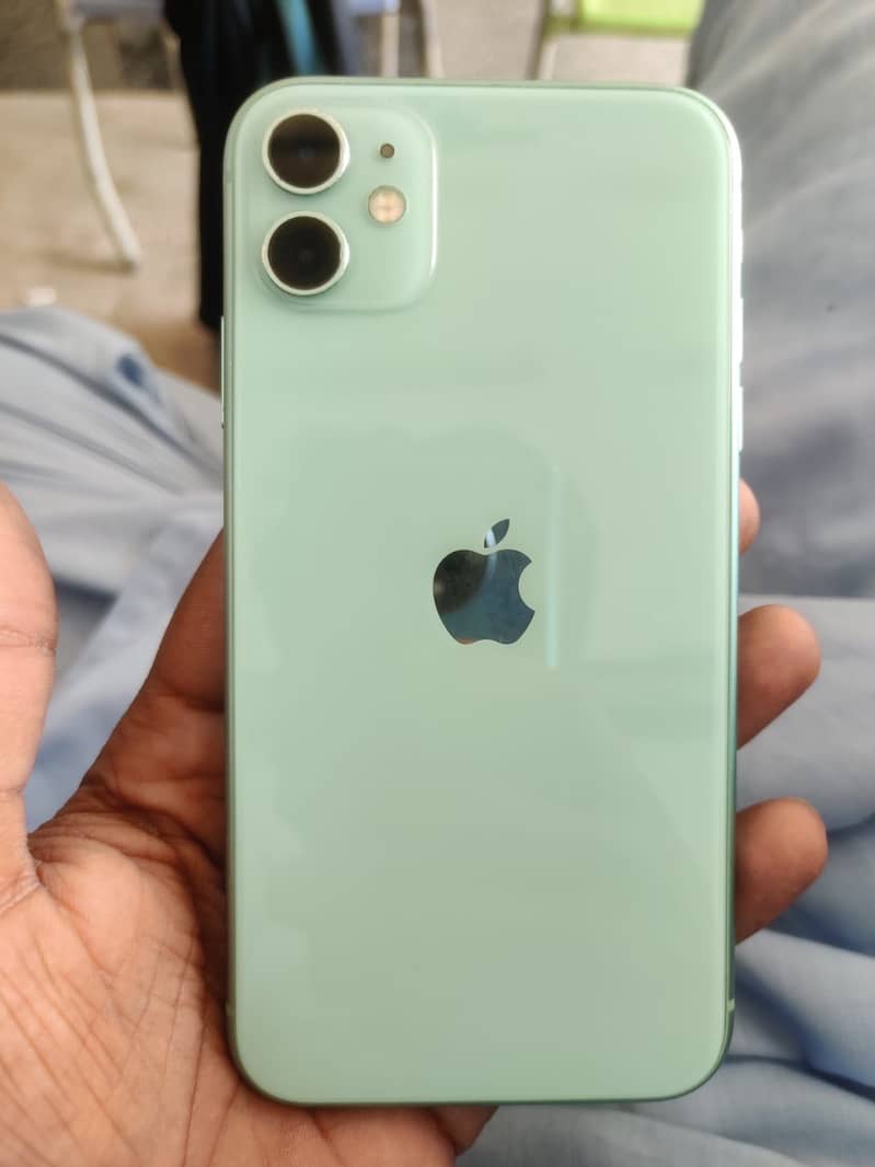 iPhone 11 4