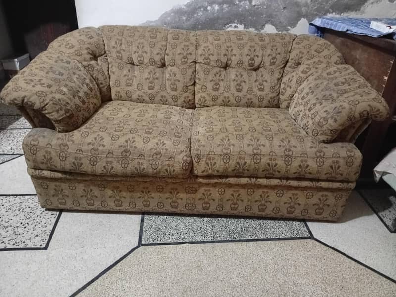 2 seater Sofa 0