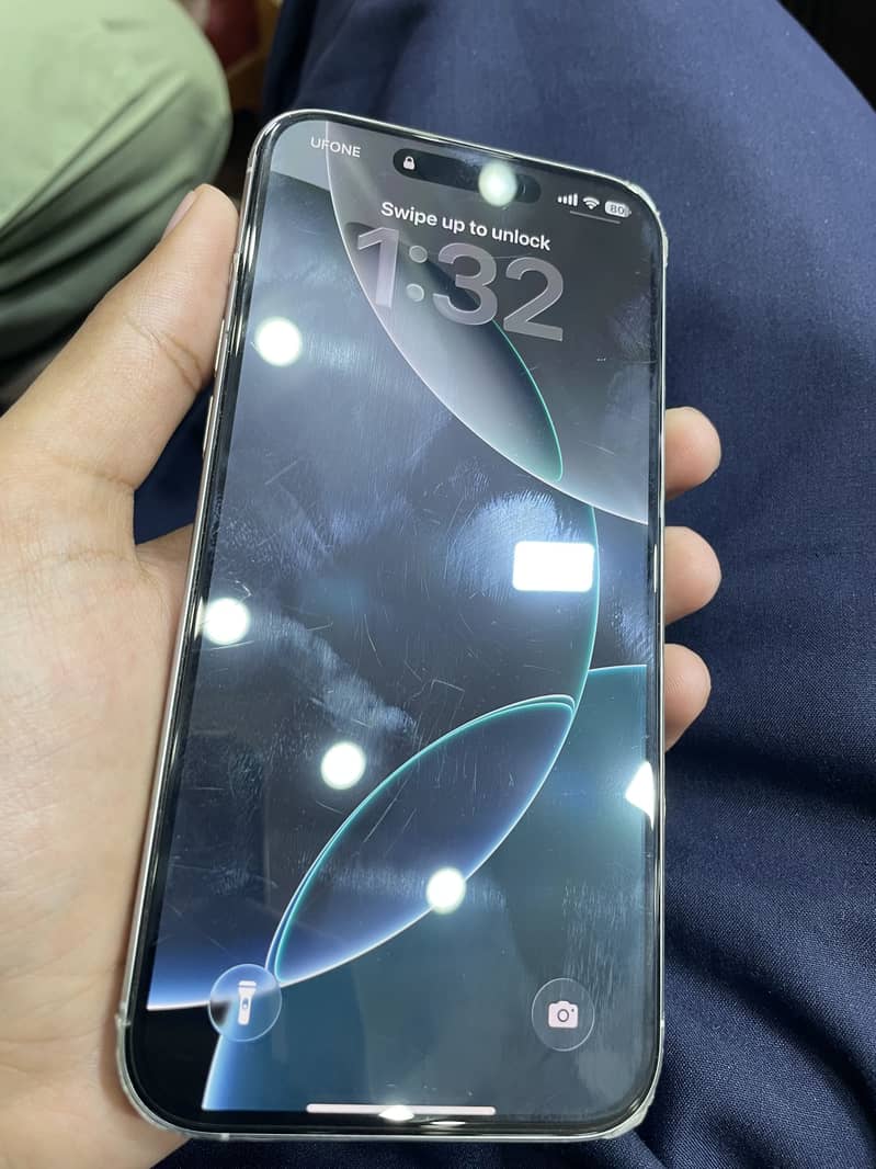 Iphone 16 pro max 3