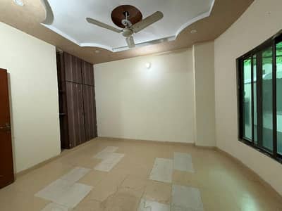 House In Sabzazar Scheme Sized 3 Marla Is Available