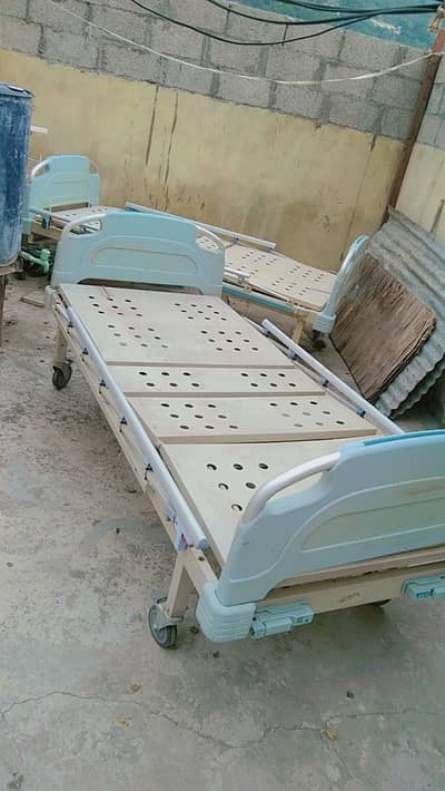 Manual Patient Bed