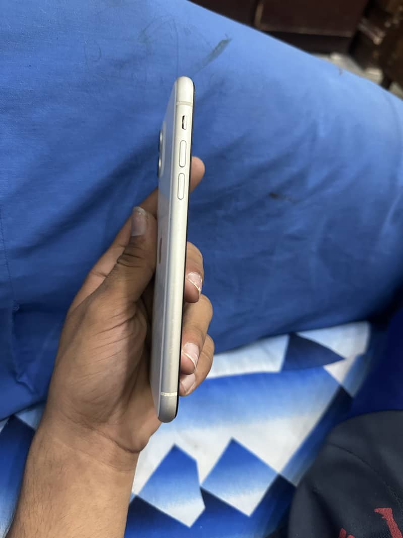 Iphoen 11 4