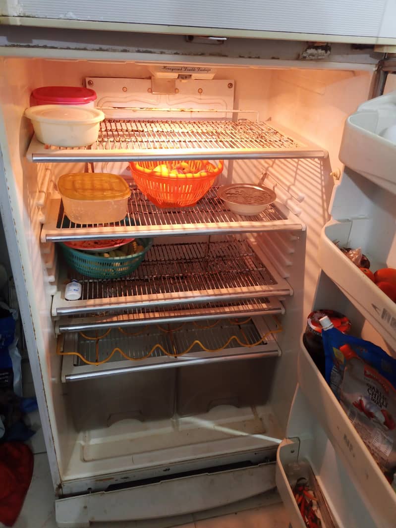 Dawlance fridge 0