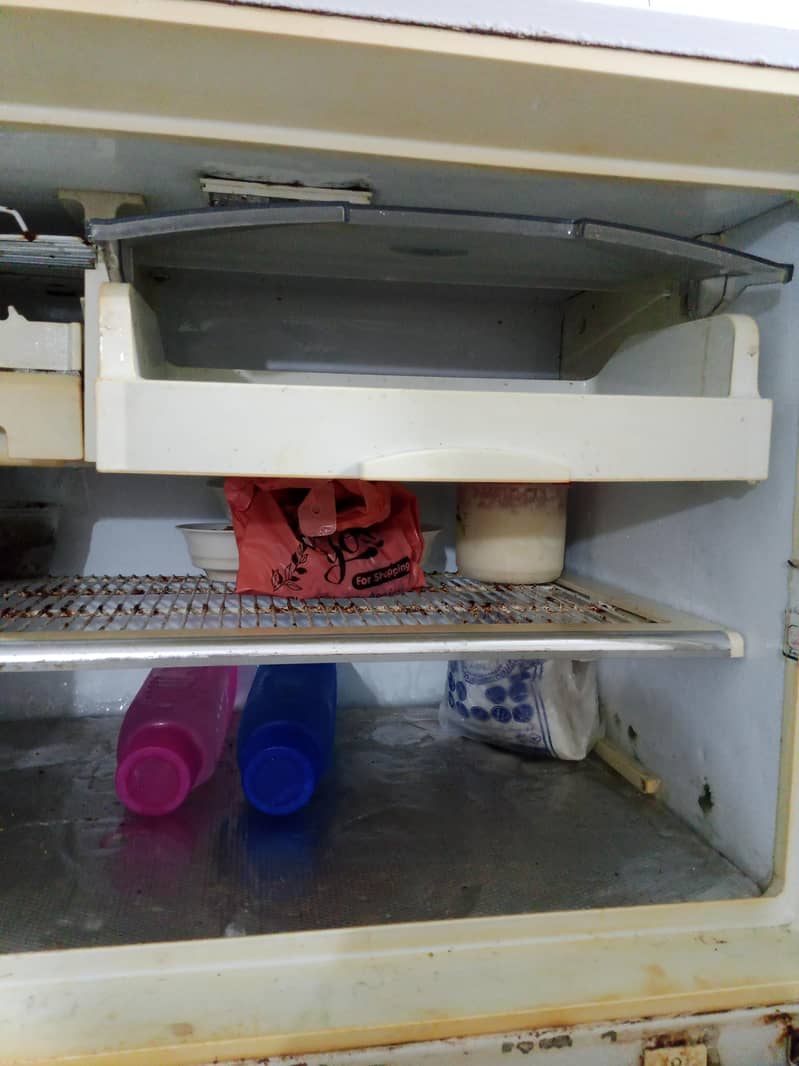 Dawlance fridge 7