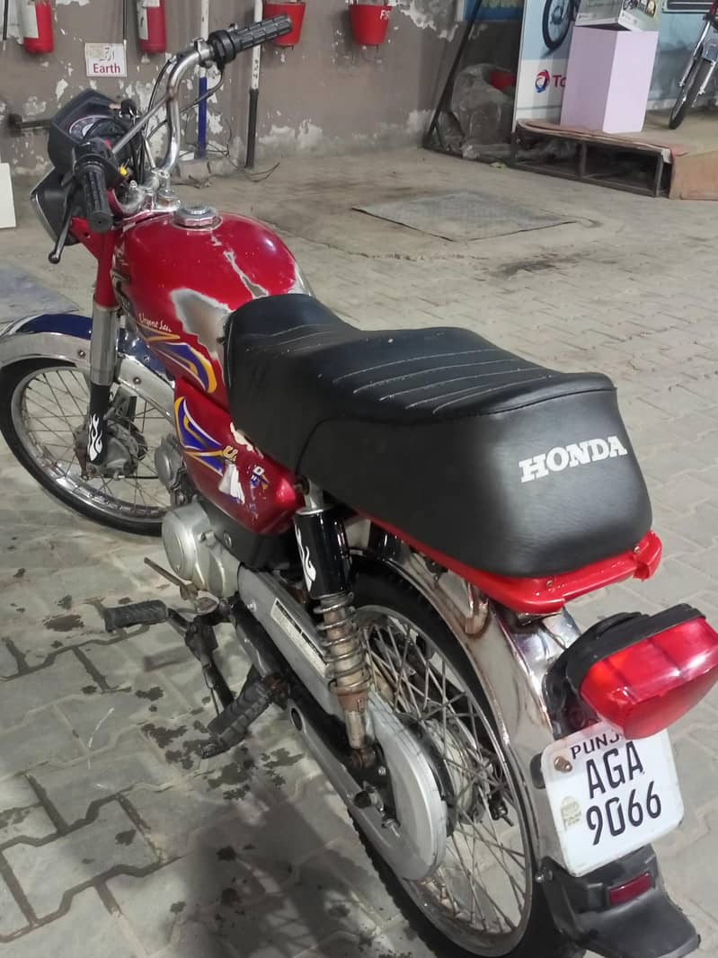 United 70cc 4