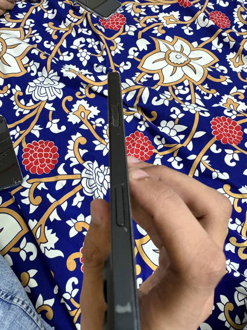 Iphone 16 plus jv 2