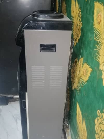 Orient water dispenser
